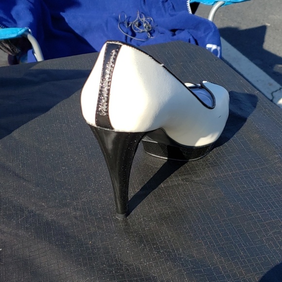 Shoes - Picture 3 of 3